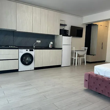 Astoria Nord 아파트